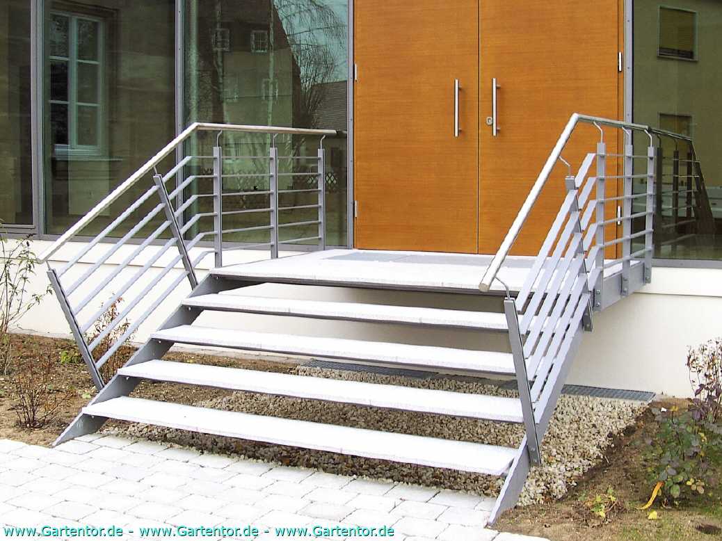 Treppe Eingang mit Stufen aus Granitstein